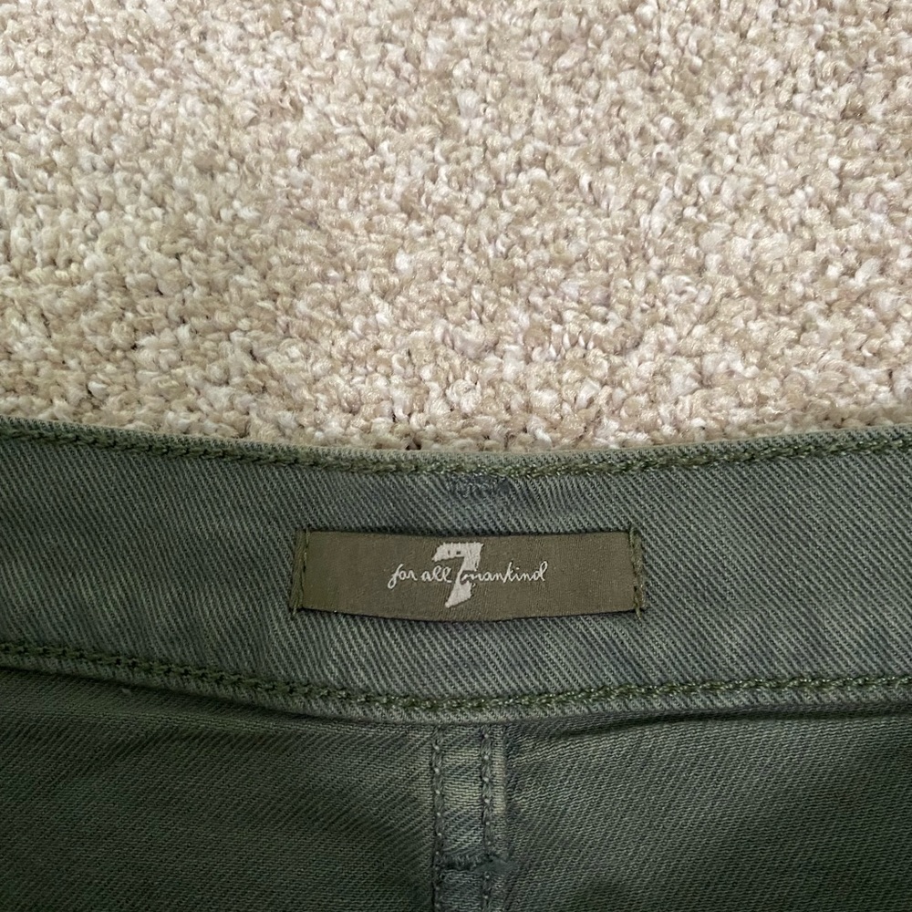 7 For All Mankind HWVIN Shorts - Army Green - Size 27 - NWT - Picture 3 of 7
